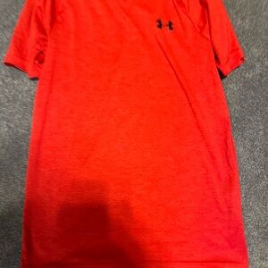 Under armor Red Short Sleeve Athletic Tee